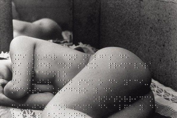© Leon Ferrari, Union Libre ( A Poem by André Breton embossed in Braille on a Photograph), 2004 Леон Феррари, / Поэма Свободный союз "Андре Бретона, напечатанная шрифтом Брайля на фотографии 