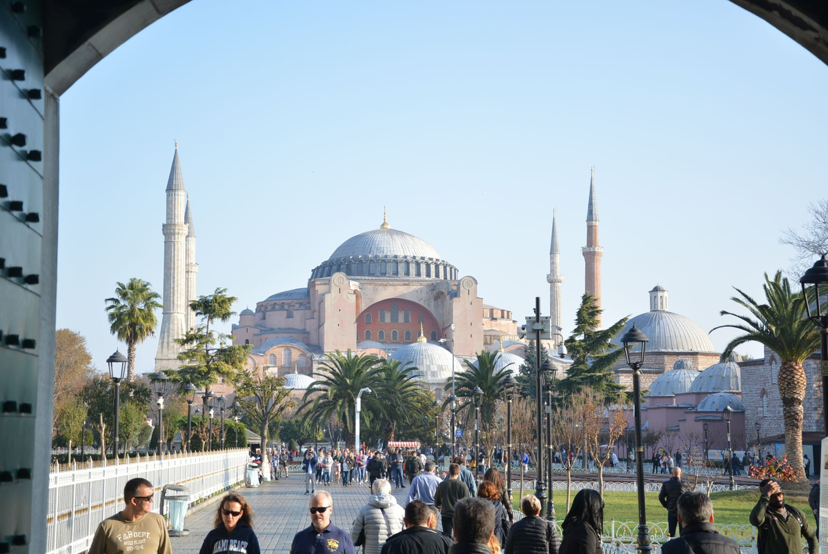 Istanbul где. Стамбул туристы. Стамбул сейчас для туристов. Стамбул на выходные. Стамбул места для посещения.