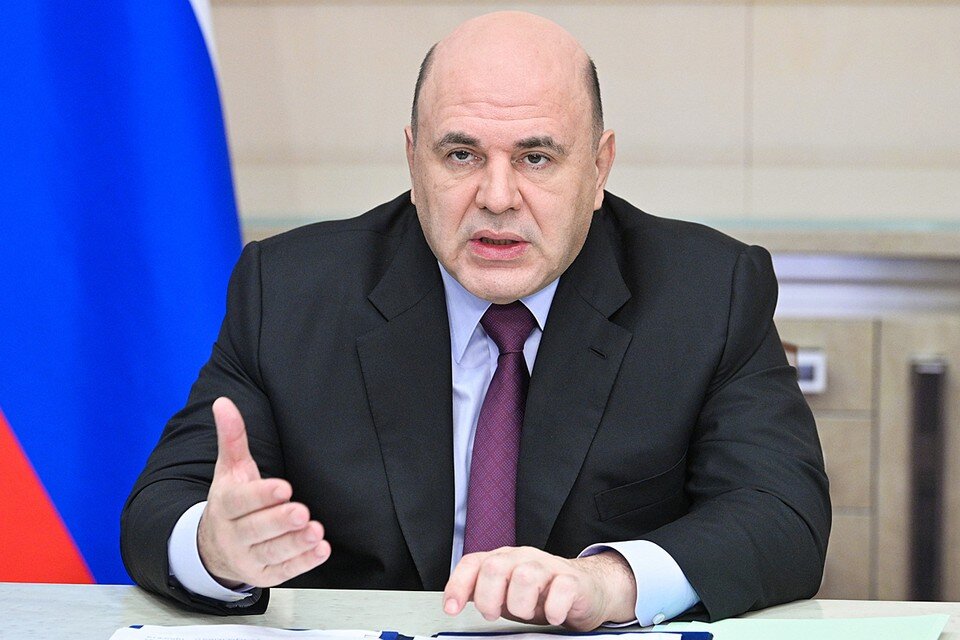     Премьер отметил, что время ожидания для грузового транспорта, следующего в Крым, должно быть сокращено, чтобы товары быстрее поступали на полуостров. Фото: Александр Астафьев/POOL/ТАСС