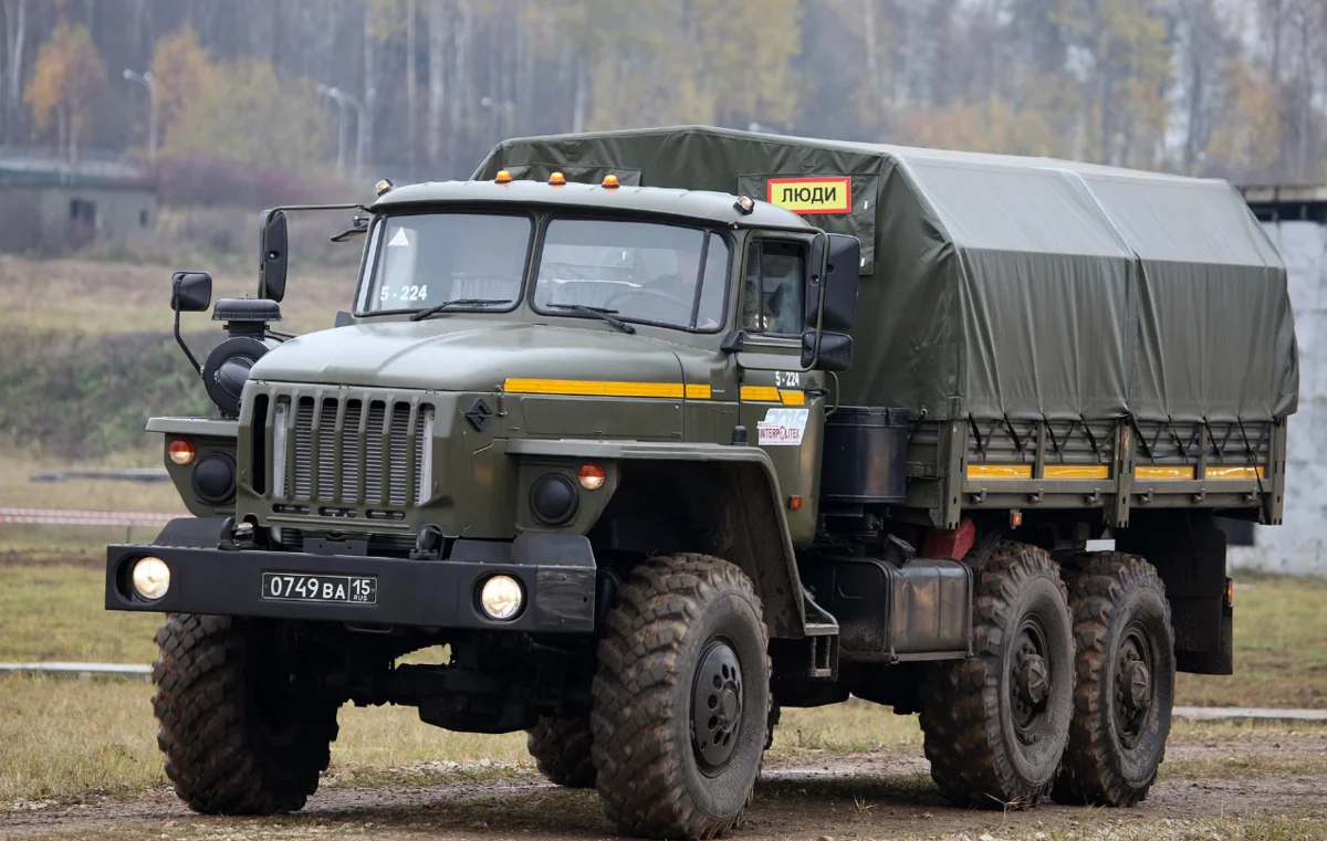 Грузовой урал 4320. Автомобиль Урал Урал 4320. Урал 4320 армейский. Урал 4320 тягач. Урал 4320 новый.