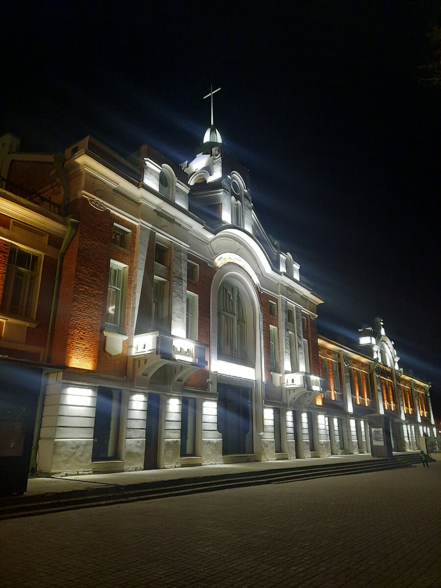 Листайте карусель