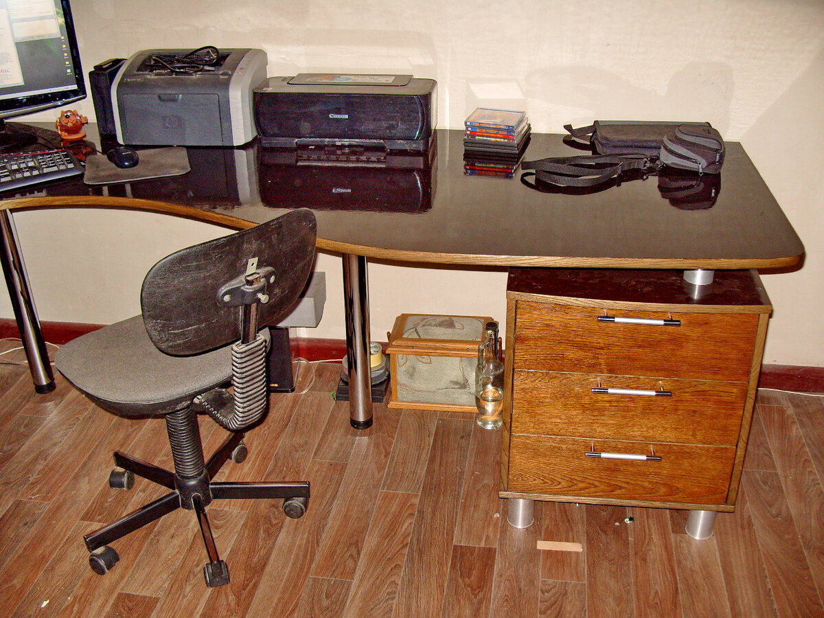 Место для хранения чего-нибудь и вместительная тумба