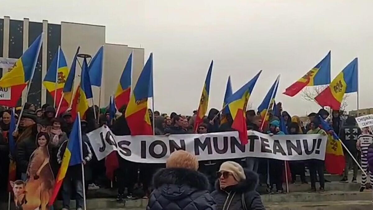    Массовый антиправительственный митинг оппозиционной партии "Шор" в Кишиневе© РИА Новости