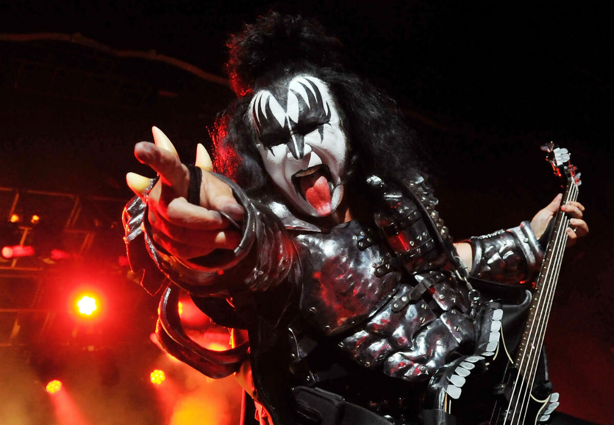 Джин Симмонс