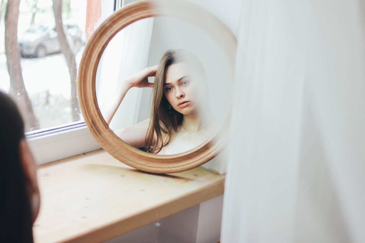     Как скрыть залысины и шрамы на голове: топ-лайфхаки от парикмахера