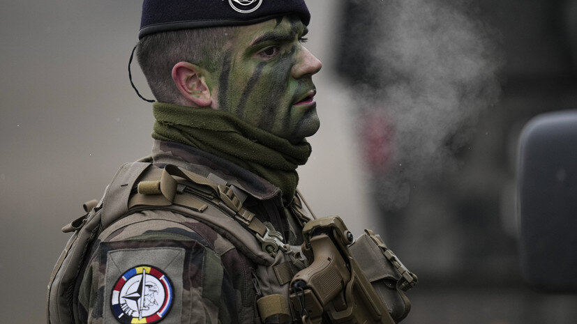     Архивное фото. Французский солдат во время учений НАТО в Румынии AP Vadim Ghirda