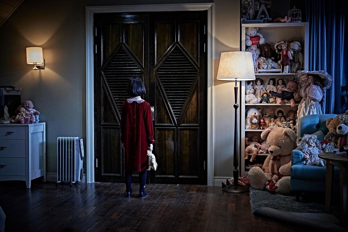 Кадр из фильма Шкаф