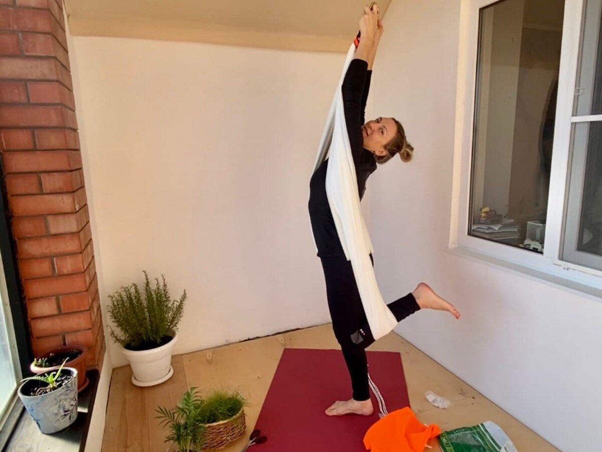 Распаковала свой, белоснежный и примеряю:)