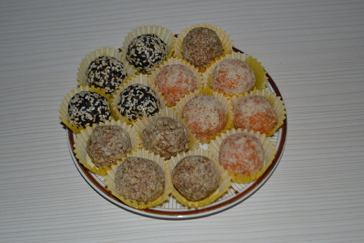 Конфеты из кураги и кокосовой стружки
