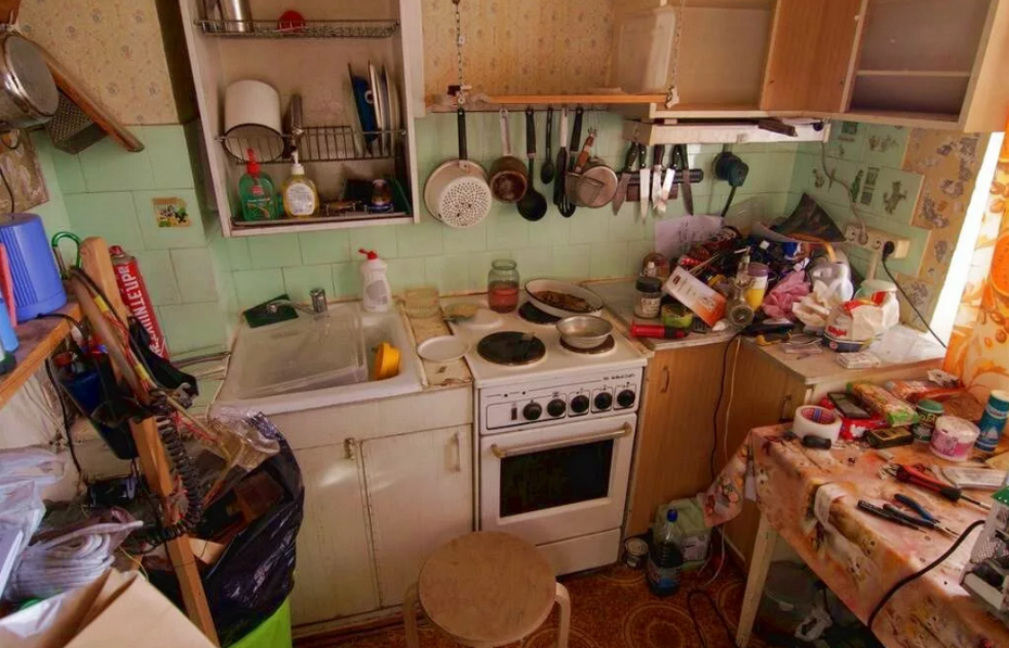 Заваленная кухня