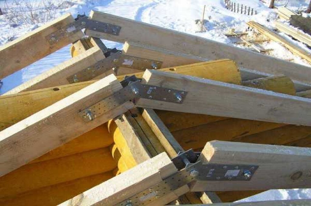 Стропила, сооруженные из доски - фото с сервиса Яндекс.Картинки