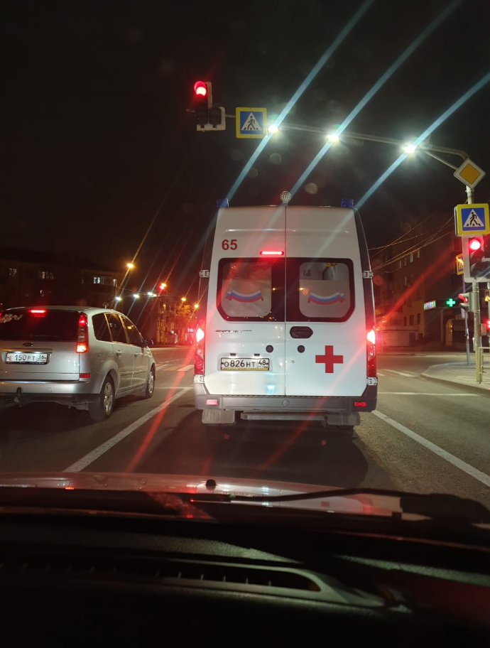 Фото моей жены, 30 октября 2020 года, по пути в больницу