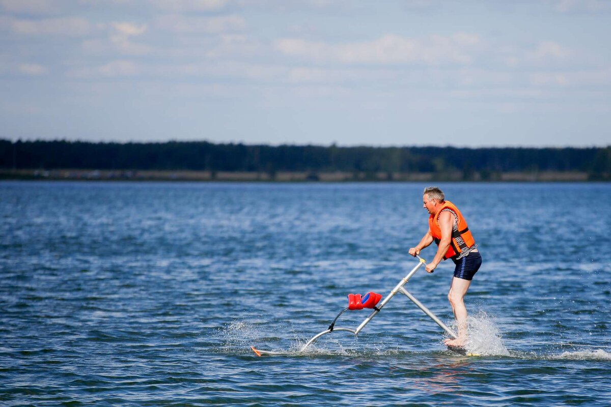 Водный велосипед 