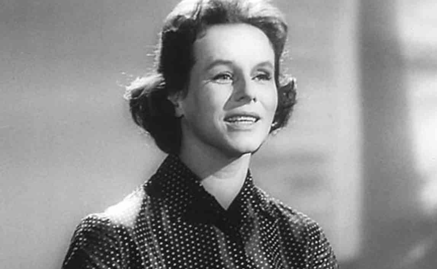 Великанову заметил Вертинский, а Бернес пытался закрутить с певицей роман. Фото: Pinterest