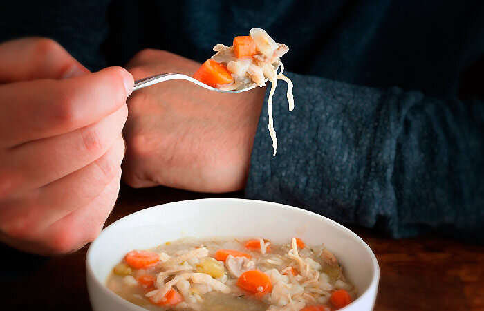 ...И стал есть.