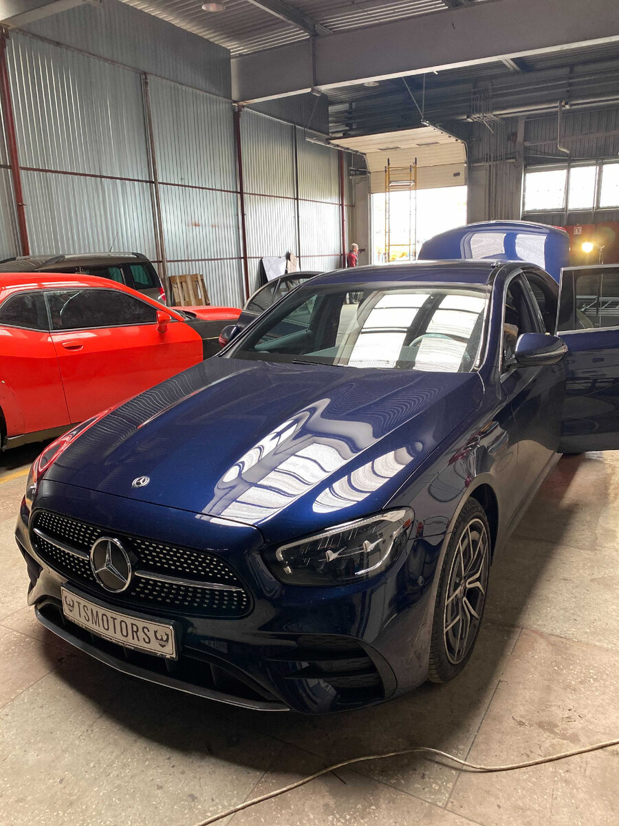 Мерседес Е-класса в кузове W213.