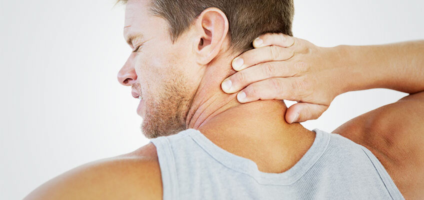 Источник фото: https://fomalhaut.ru/base/poleznye-stati/7-sposobov-izbavitsya-ot-boli-v-shee/ 