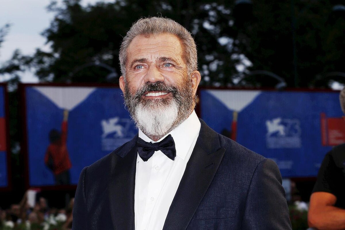     От Джуда Лоу до Мэла Гибсона: 6 голливудских красавчиков, которые великолепно выглядят в свои 50+