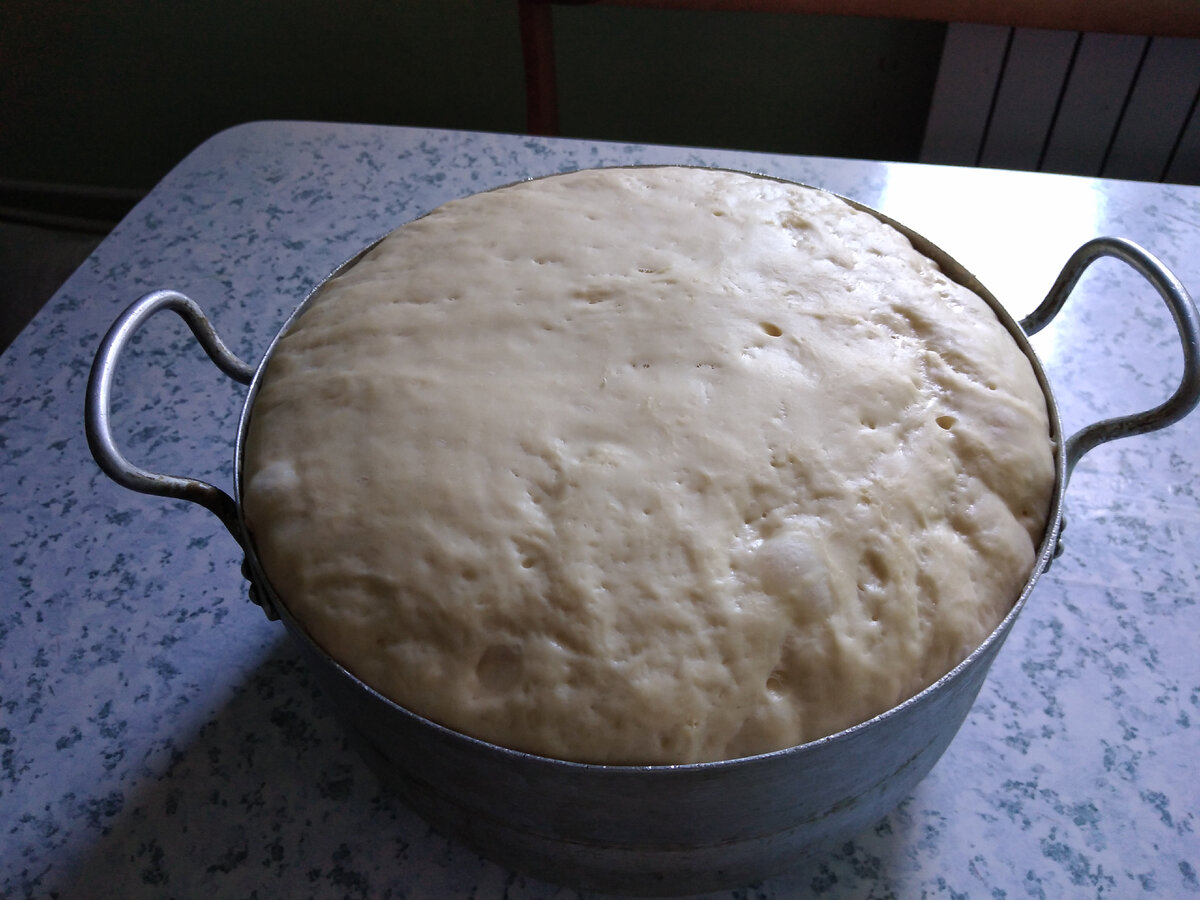 Когда тесто пузырится, значит, будет хорошим.
