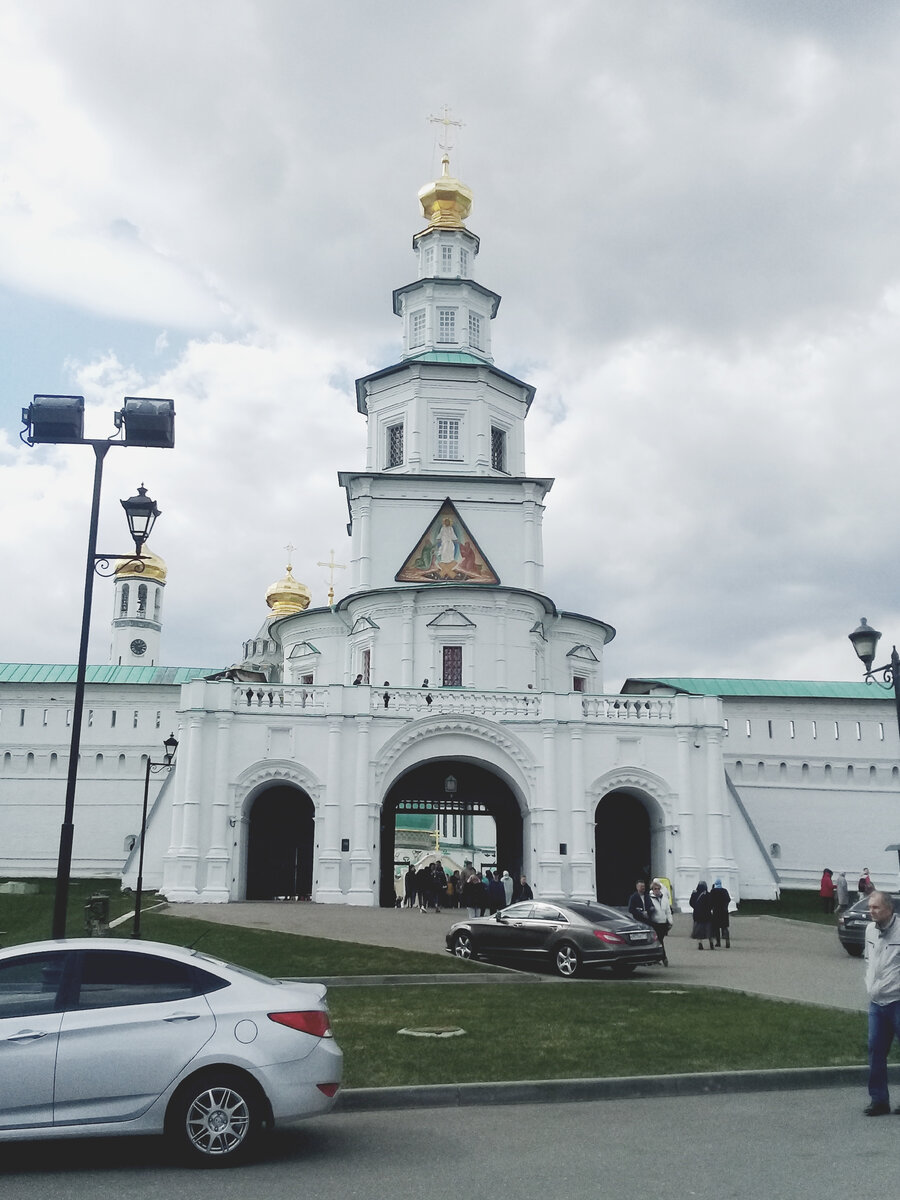 Надвратная церковь Входа Господня в Иерусалим