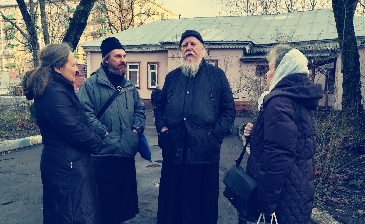 Димитрий Смирнов (07.03.1951 — 21.10.2020 гг.) — протоиерей, церковный и общественный деятель, проповедник, миссионер.