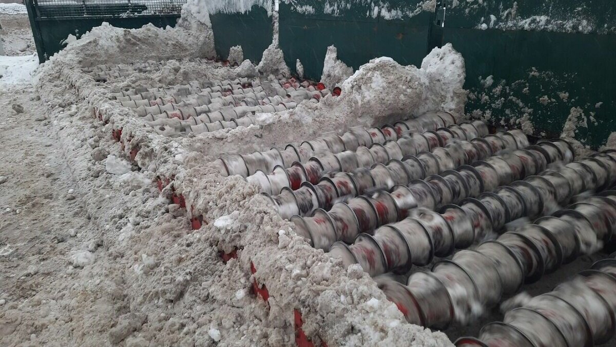     В Нижнем Новгороде с начала декабря в полноценном режиме заработала вторая в городе станция снеготаяния. Ее запуск произошел в рамках концессионного соглашения между ООО «ПроСнег» и мэрией. Сумма инвестиций превысила 200 млн рублей. Об этом NewsNN рассказал директор предприятия Максим Захаров.