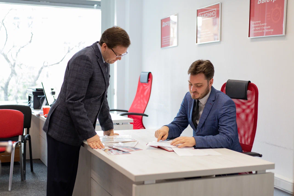 Мы решаем любые, даже сложные ситуации с повестками и призывом в армию. Помогаем законно получить военник и защитить свои права. 