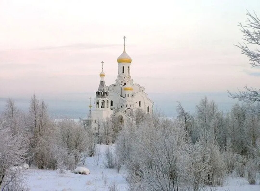 Свято вознесенский мончегорск. Свято-Вознесенский собор Мончегорск. Вознесенский собор Мончегорск. Святовознесенскмй Мончегорск. Имандра Церковь Мончегорск.