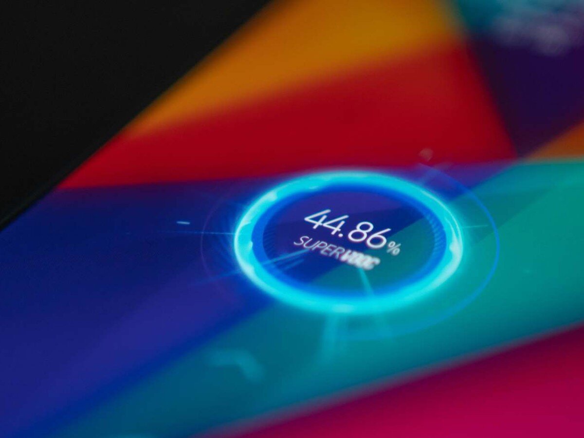    realme раскрыла характеристики своей 240-ваттной зарядки для смартфонов