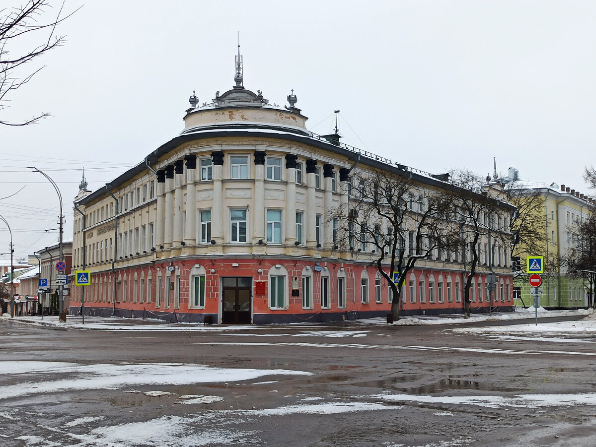 Не забываем листать


Далее вышли к Вологде-реке.