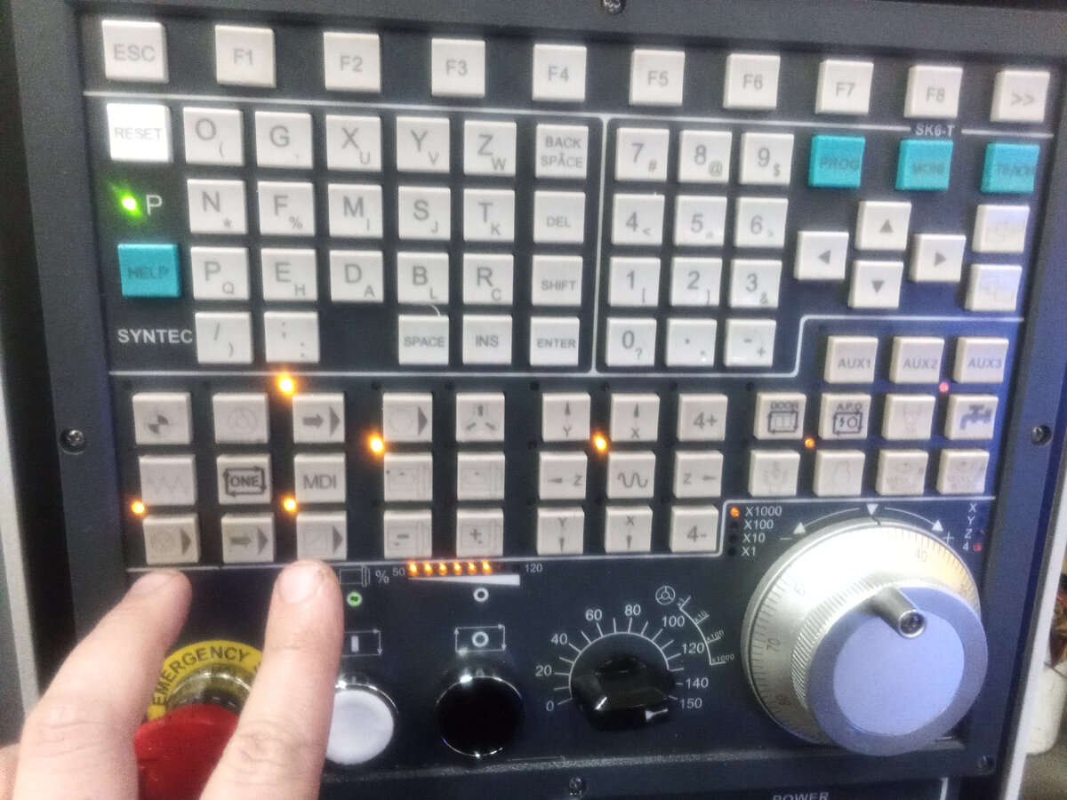 Внизу белая цикл старт, черная цикл стоп. 