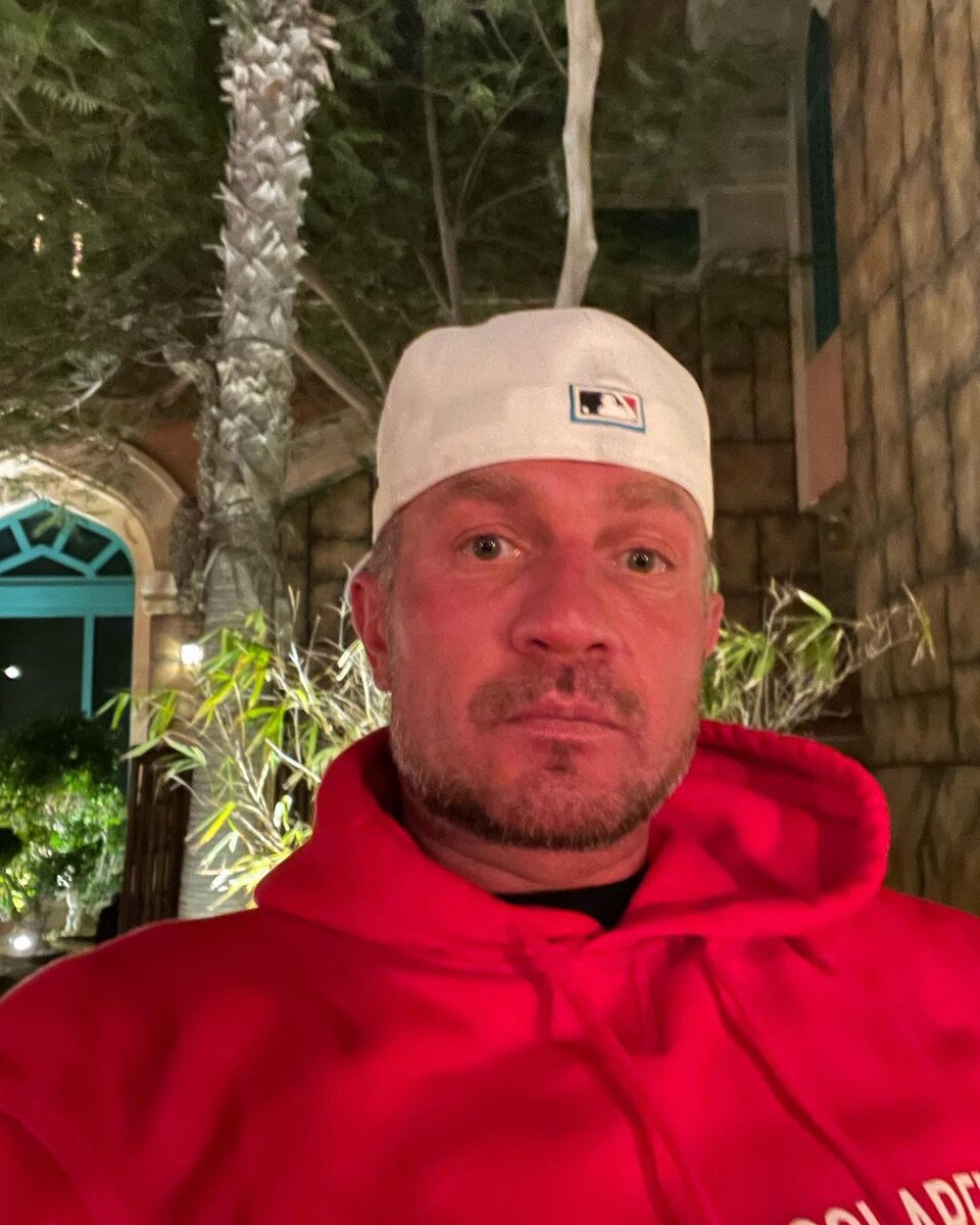 Тактика лечения имеет свою цену": врач Царенко оценил шансы Костомарова на реаби