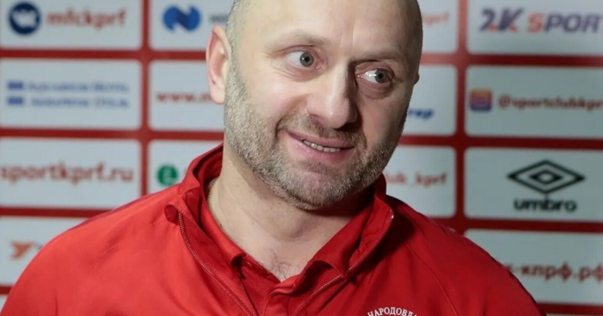 Тренер сборной по мини футболу. Тренер сборной по мини футболу. Тренер кпрф. Тренер сборной по мини футболу. Зоидзе, бесик гурамович.