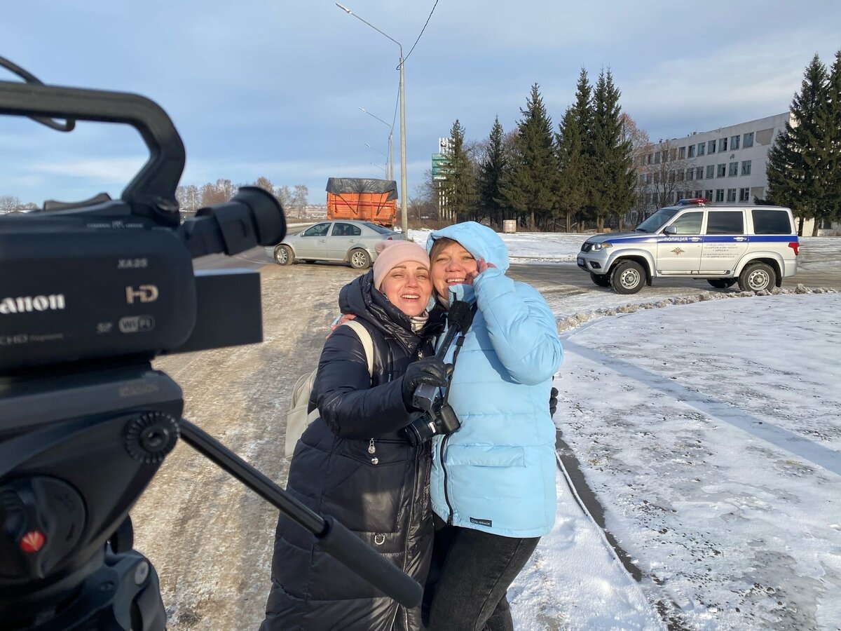 Вместе с инспекторами ДПС следили за порядком на дорогах