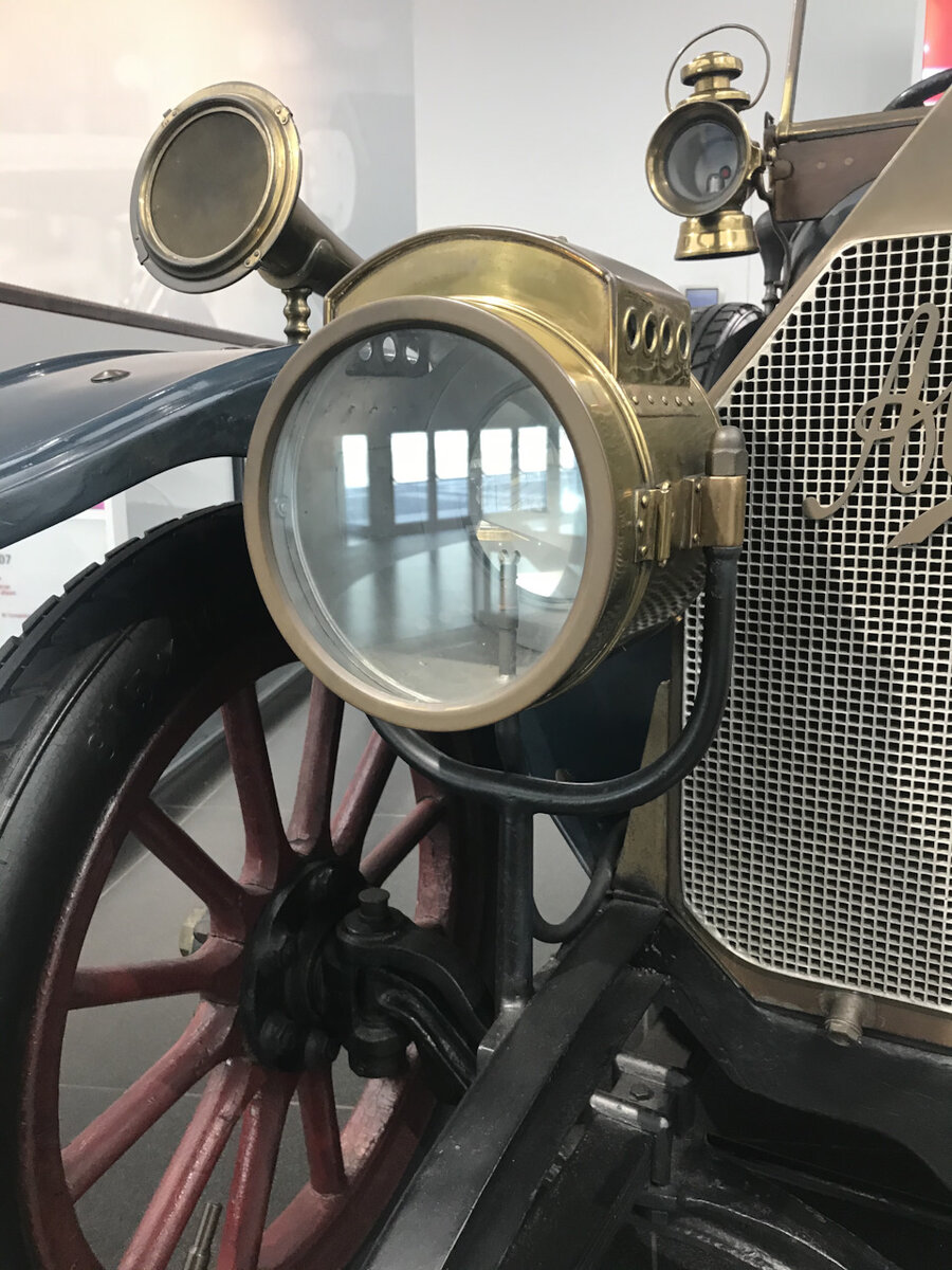 Оптика может и неэффективная, но эффектная точно