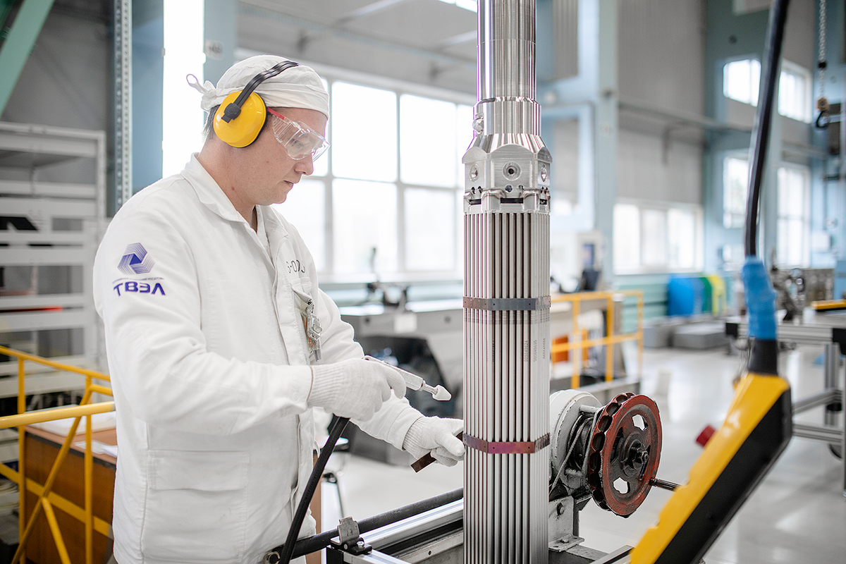Фабрикация топлива ВВЭР-440 на МСЗ (Фото: atomic-energy.ru)