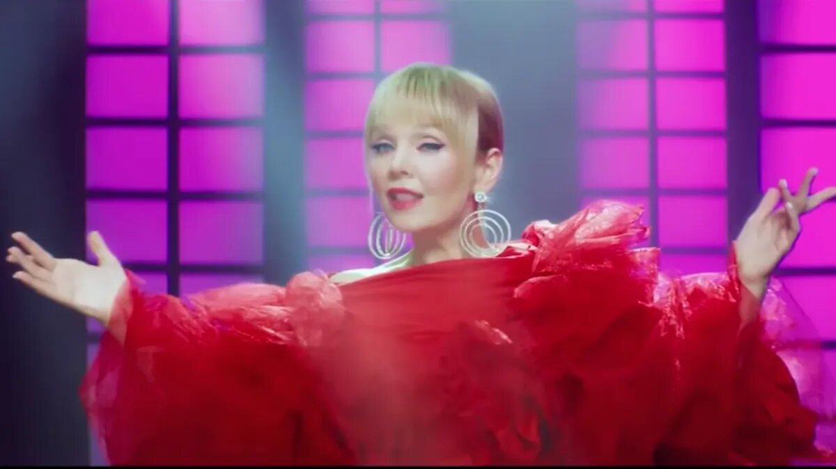 Фото: Кадр из клипа «Теряю Сознание»