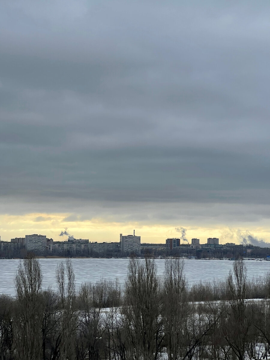 Вид на Воронежское водохранилище из окна. Фото автора. 