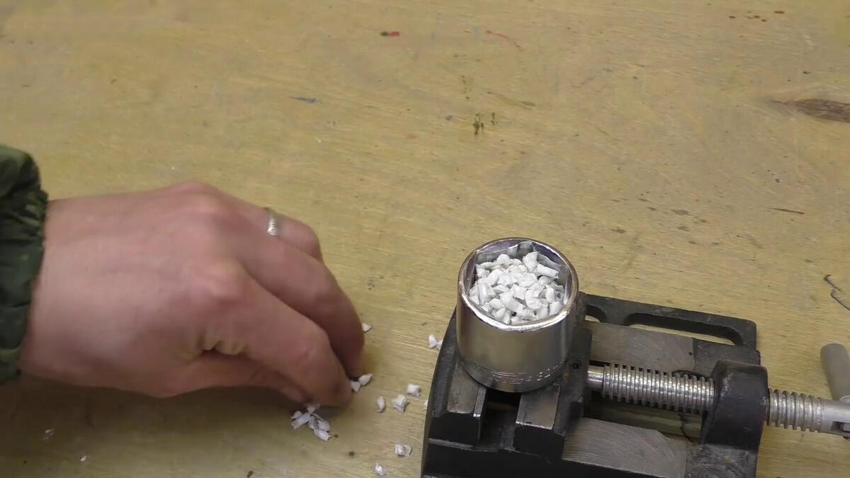 Как сделать "барашки" из крошки от пластиковых труб