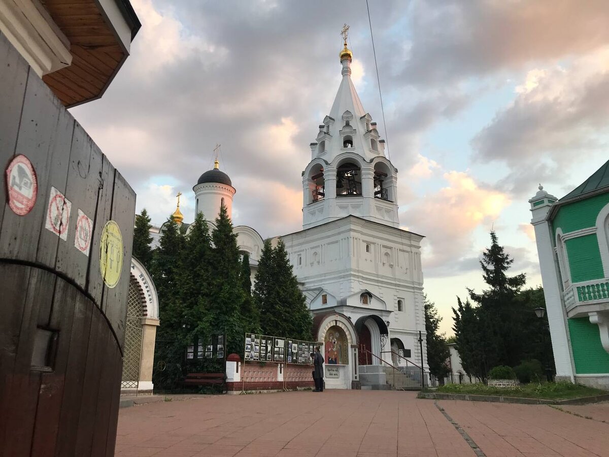  А вы знали, что практически в самом центре Москвы, в храме великомученика Никиты на Афонском подворье, пребывают чудотворные мощи Аристоклия Афонского?