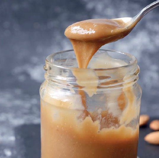 Конфеты kdv миндаль иванович. Миндальная карамель. Рахат фундучная. Миндальное пирожное. Рахат лукум миндальный.