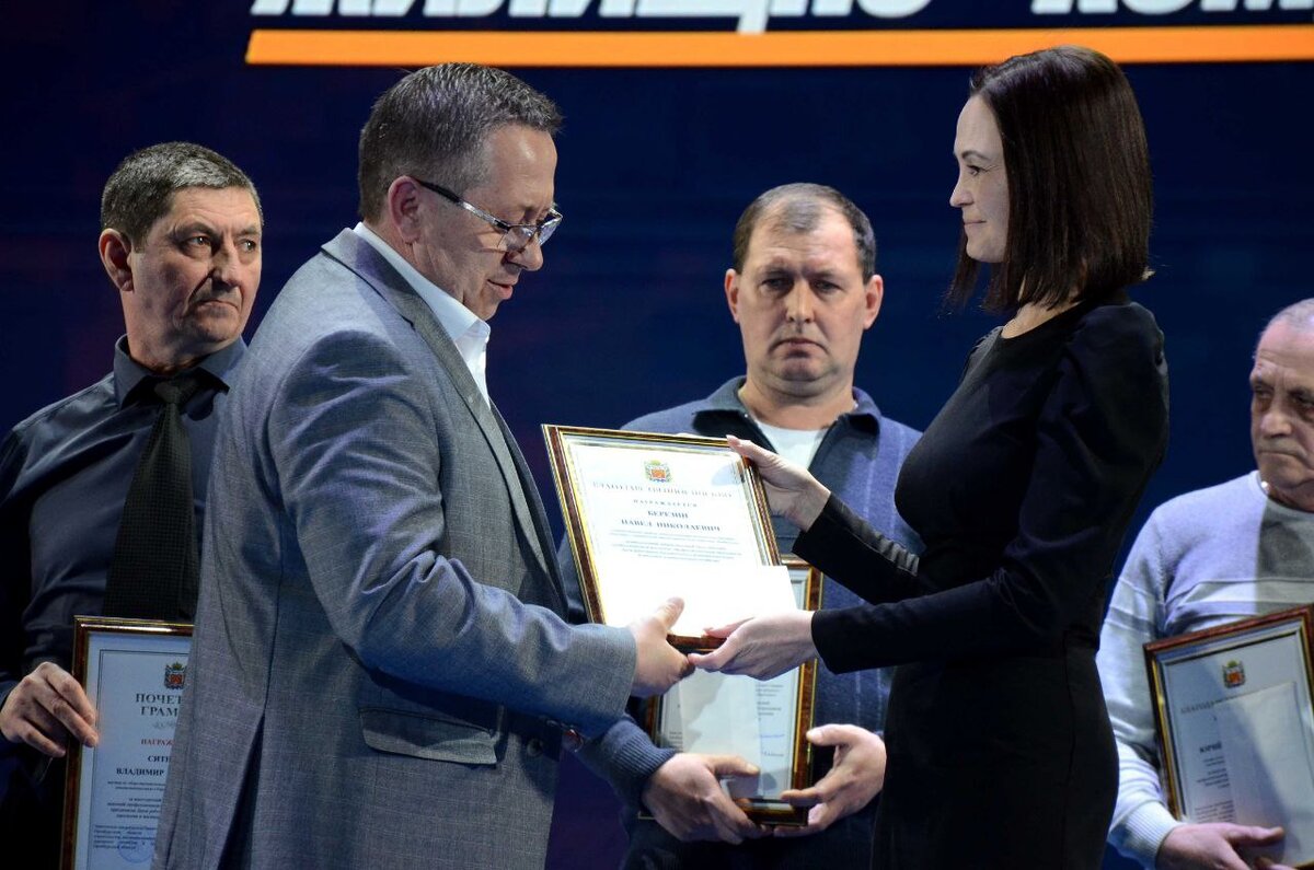  📷    В Оренбурге в преддверии праздника отметили лучших работников ЖКХ Кристина Просвиркина