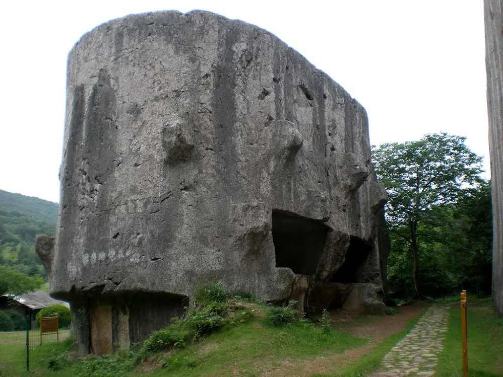 Фото: https://lt.greatplainsparanormal.com/6454149-in-ancient-times-the-earth-could-be-visited-by-an-extraterrestrial-civilization-alternative-view