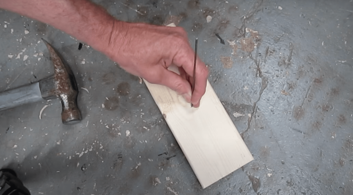    Так выглядит основа гуманной мышеловки своим руками.