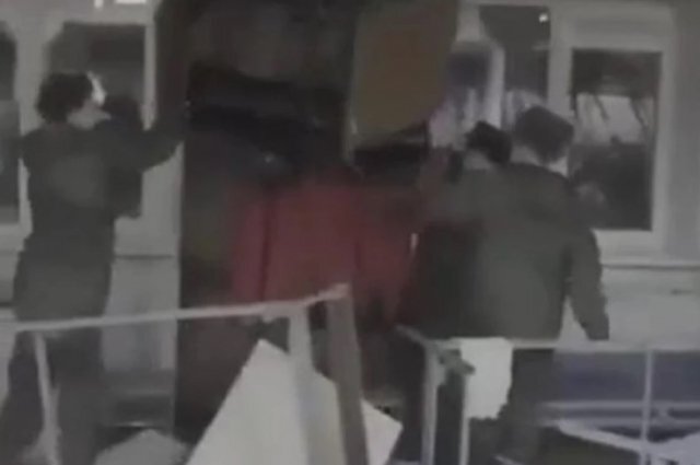 Начальство Вольского военного института уволили после скандала с курсантами