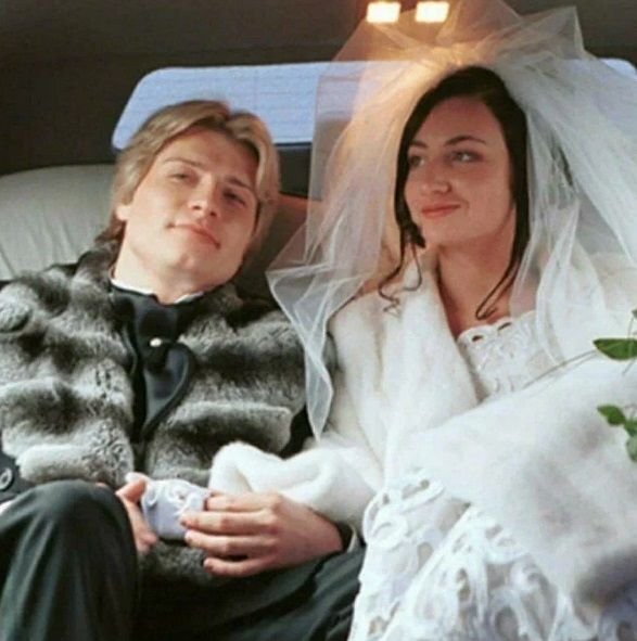 А начиналось все красиво