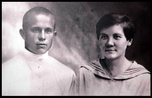 Хрущев и Н.П.Кухарчук. Источник фото - https://commons.wikimedia.org/wiki/File:NikitaNina.JPG?uselang=ru