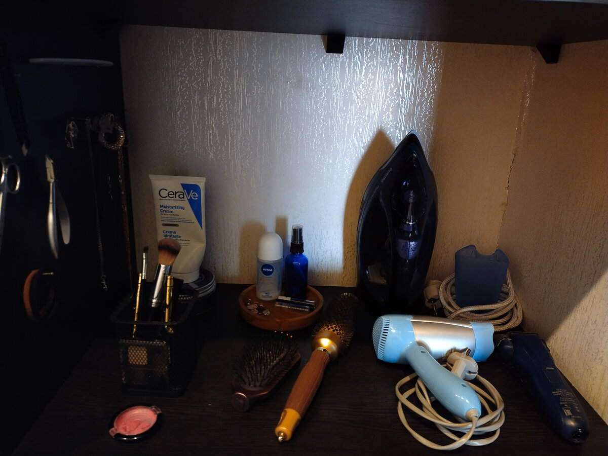 Полка красоты выглядит так