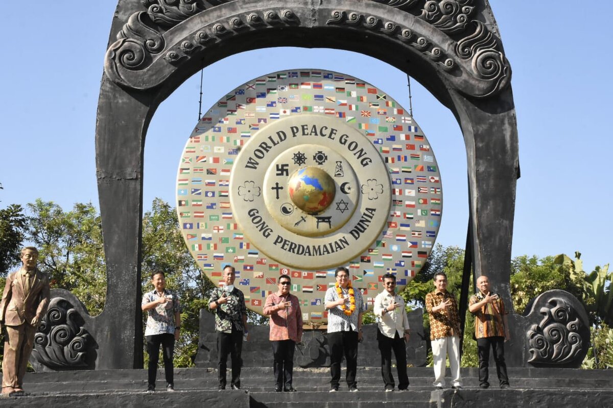 Гонг мира во всем мире  Бали, Индонезии
