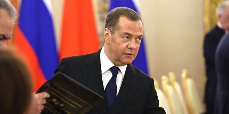 Фото: с сайта Кремля (http://static.kremlin.ru/media/events/photos/big2x/DWKax2uAClPwxwsCsqD07H7vNNonNpbq.jpg)